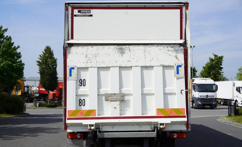 RENAULT Renault D12 E6 / Container 18 pallets / Lift - شاحنة صندوقية: صورة 4 RENAULT Renault D12 E6 / Container 18 pallets / Lift - شاحنة صندوقية: صورة 4