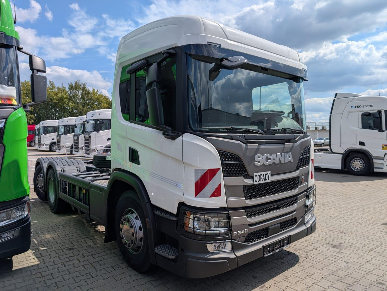 SCANIA P 340 B6x2*4NA / chassis frame / steering axle / CNG / large cab / 8 units - شاحنة قمامة: صورة 2 SCANIA P 340 B6x2*4NA / chassis frame / steering axle / CNG / large cab / 8 units - شاحنة قمامة: صورة 2