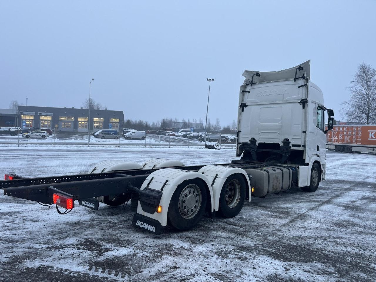 SCANIA R500 / Truck chassis / Retarder / Sleeper cab - شاحنة بهيكل معدني للمقصورة: صورة 3 SCANIA R500 / Truck chassis / Retarder / Sleeper cab - شاحنة بهيكل معدني للمقصورة: صورة 3