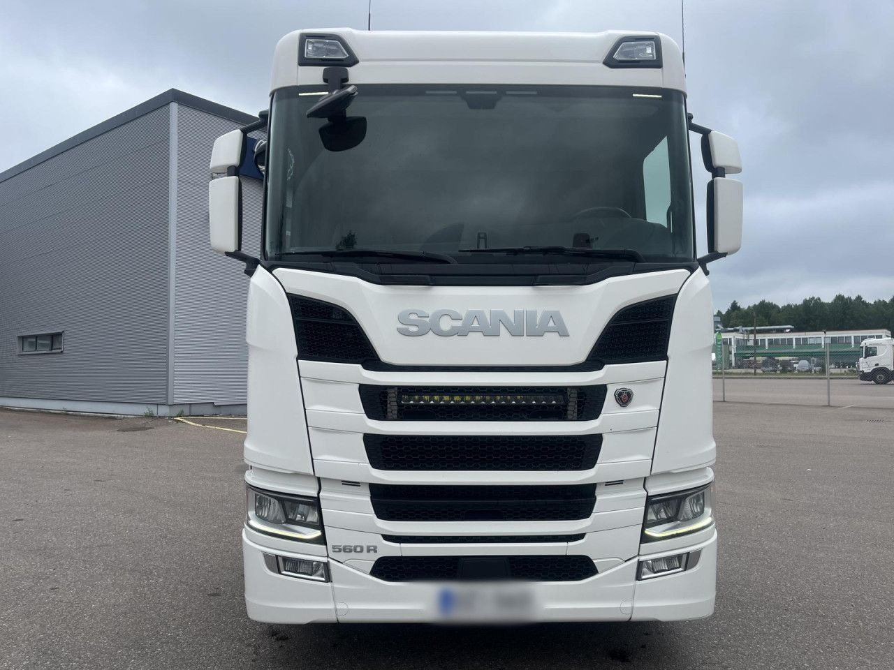 SCANIA R560 B8x4*4 / Chassis / sleeper cab / Power take-off - شاحنة كرين: صورة 4 SCANIA R560 B8x4*4 / Chassis / sleeper cab / Power take-off - شاحنة كرين: صورة 4