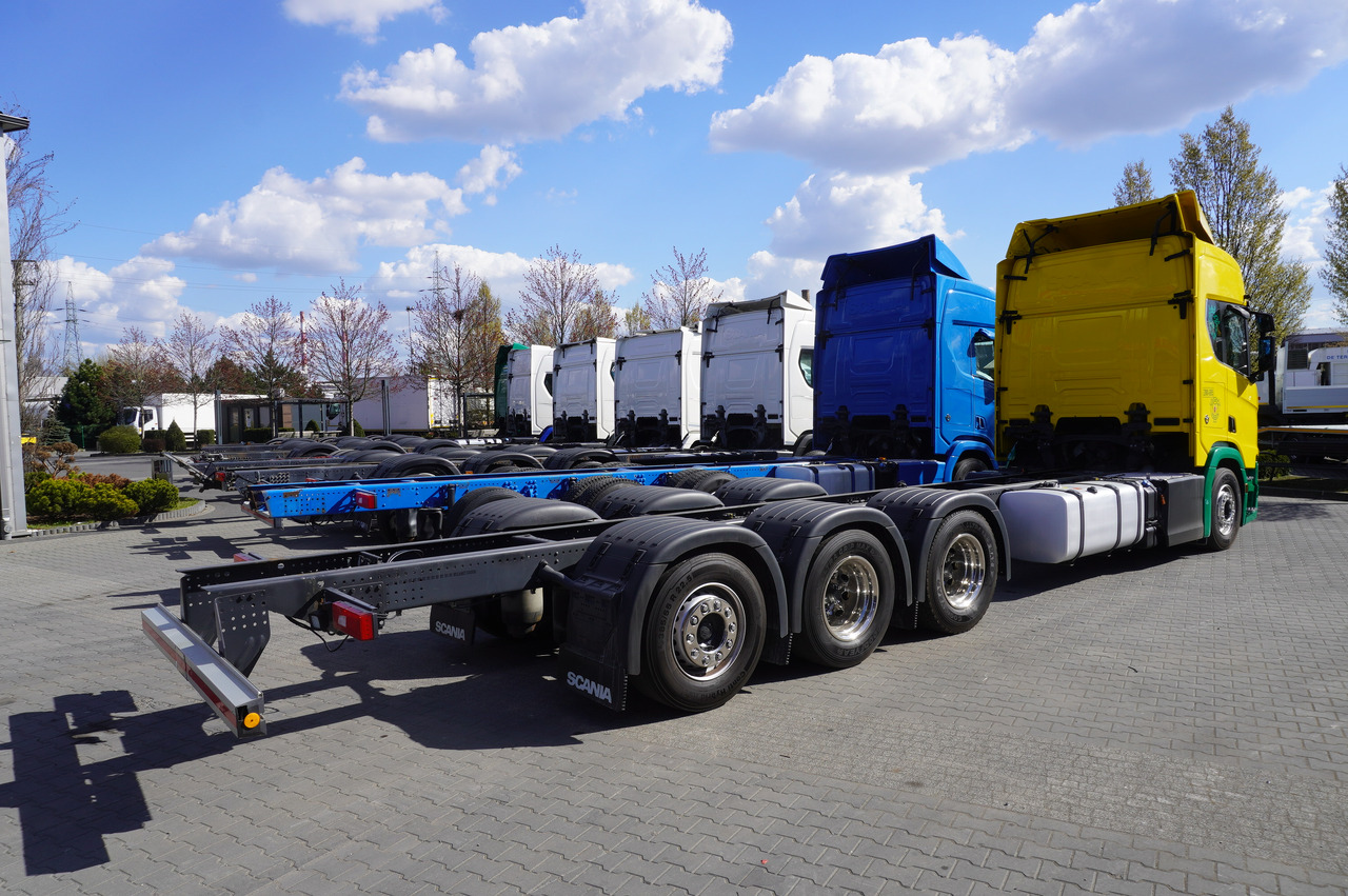 SCANIA R650 V8 / 650 HP/ frame 8.8 m / steered 4th axis / 20 units - شاحنة كرين: صورة 2 SCANIA R650 V8 / 650 HP/ frame 8.8 m / steered 4th axis / 20 units - شاحنة كرين: صورة 2