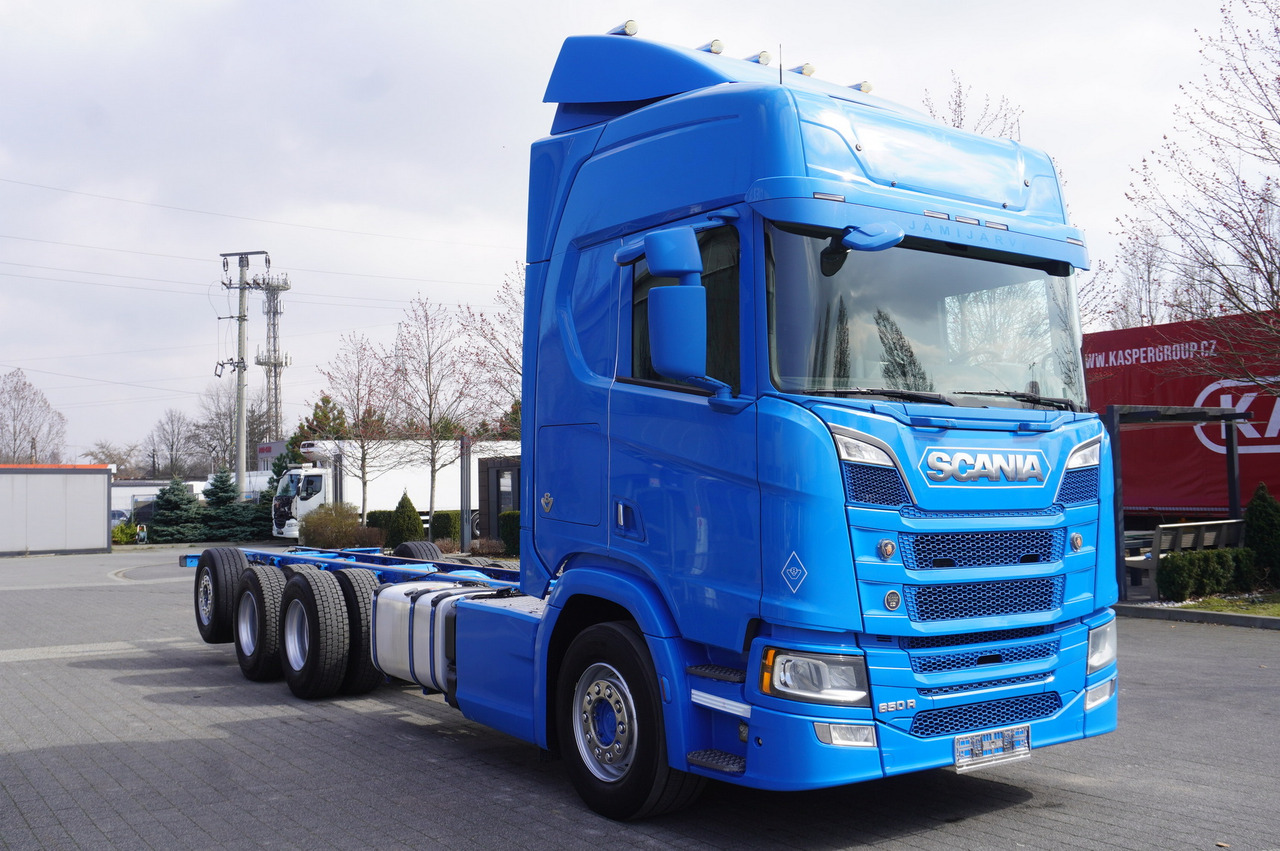 SCANIA R650 V8 / 650 HP/ frame 8.8 m / steered 4th axle - شاحنة بهيكل معدني للمقصورة: صورة 5 SCANIA R650 V8 / 650 HP/ frame 8.8 m / steered 4th axle - شاحنة بهيكل معدني للمقصورة: صورة 5