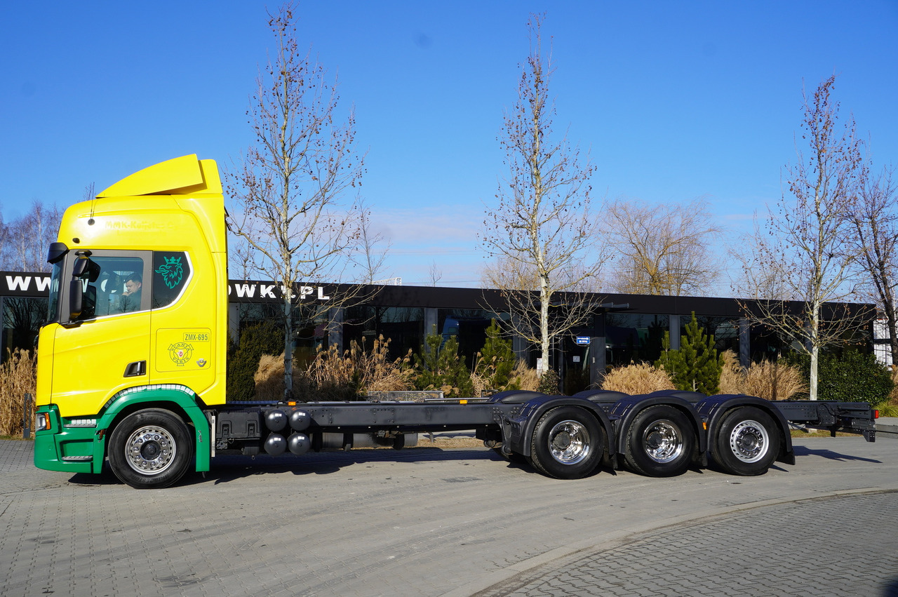 SCANIA R650 V8 8x4/4 E6 / 2020 / Frame 9.7 m - شاحنة بهيكل معدني للمقصورة: صورة 2 SCANIA R650 V8 8x4/4 E6 / 2020 / Frame 9.7 m - شاحنة بهيكل معدني للمقصورة: صورة 2