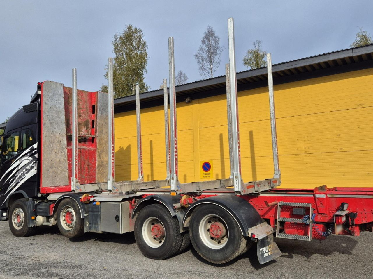 VOLVO FH 750 8x4 / 2 lifted axles / timber truck - شاحنة قطع الأشجار: صورة 2 VOLVO FH 750 8x4 / 2 lifted axles / timber truck - شاحنة قطع الأشجار: صورة 2