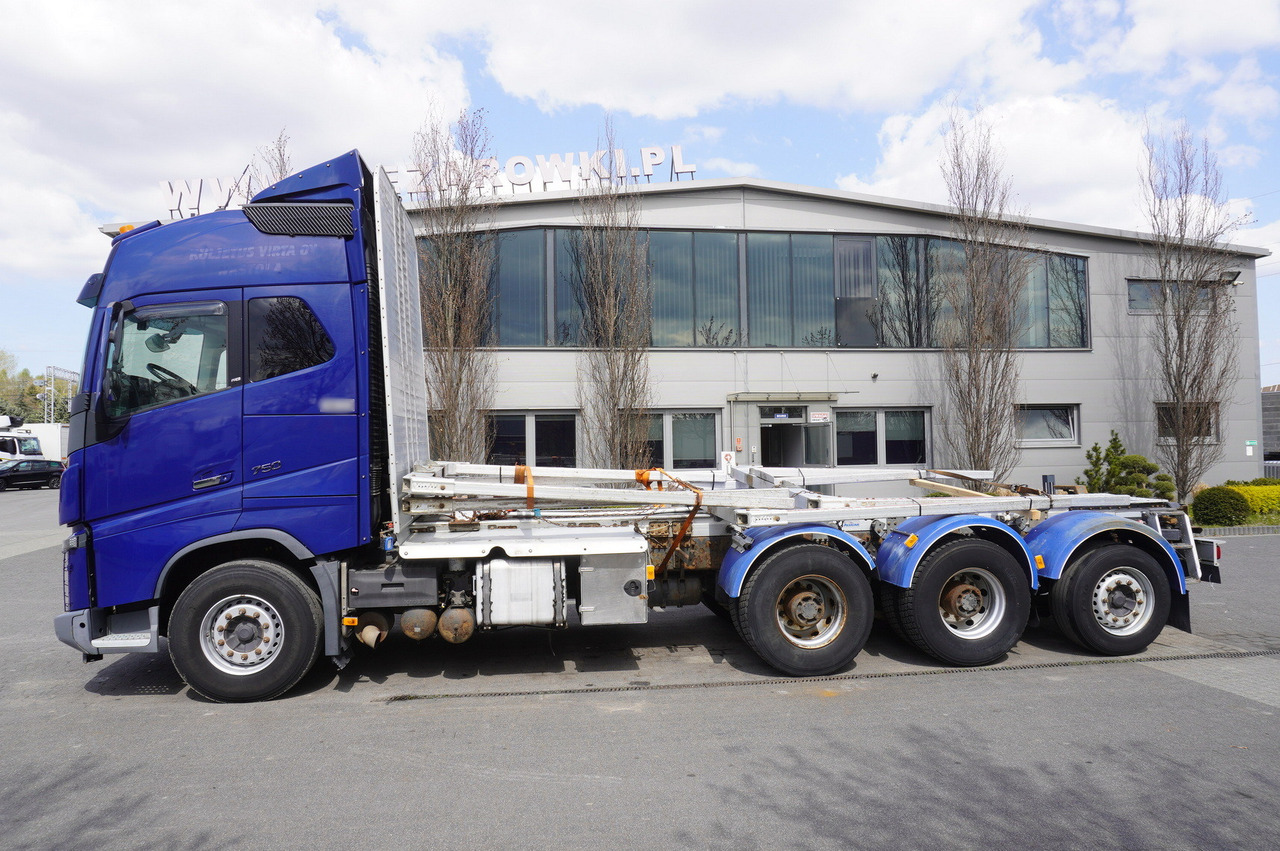 VOLVO FH16 750 8x4 / 750 HP! / 20 t load capacity / stanchion superstructure - شاحنة كرين: صورة 5 VOLVO FH16 750 8x4 / 750 HP! / 20 t load capacity / stanchion superstructure - شاحنة كرين: صورة 5
