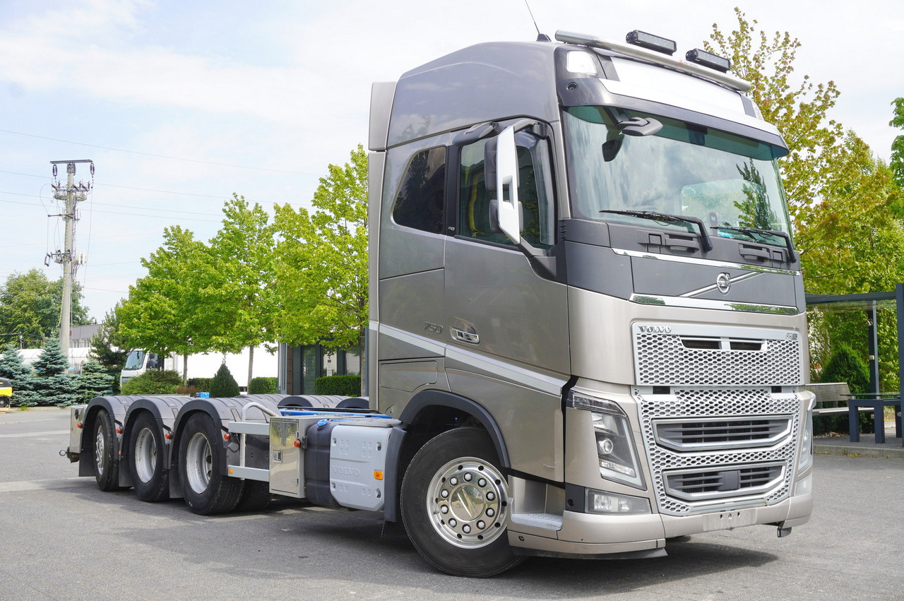 شاحنة كرين VOLVO FH16 750 8x4x4 / 750 HP! / Frame 685 cm / Steered 4th axle: صورة 8 شاحنة كرين VOLVO FH16 750 8x4x4 / 750 HP! / Frame 685 cm / Steered 4th axle: صورة 8