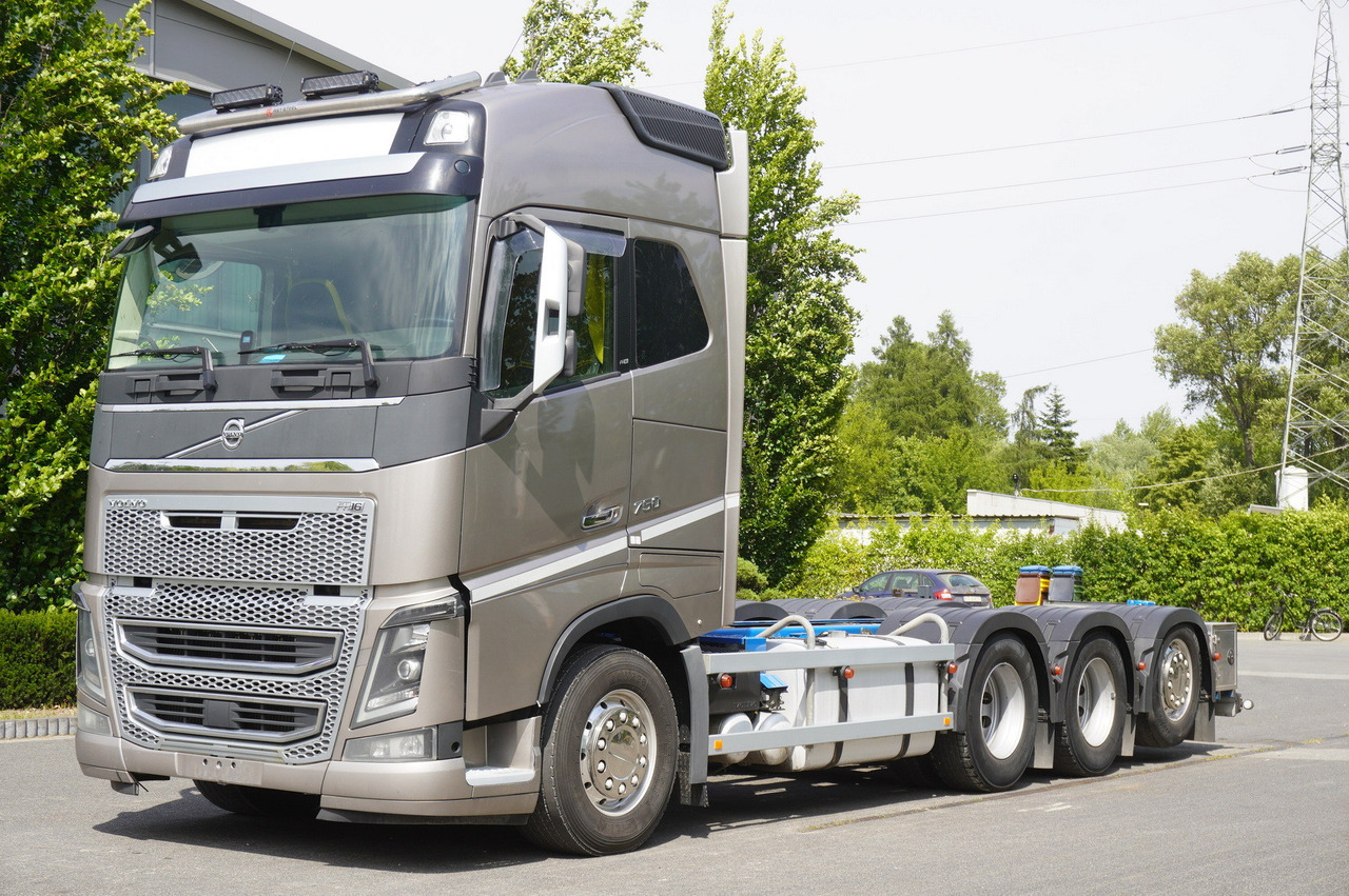 VOLVO FH16 750 8x4x4 / 750 HP! / Frame 685 cm / Steered 4th axle - شاحنة كرين: صورة 2 VOLVO FH16 750 8x4x4 / 750 HP! / Frame 685 cm / Steered 4th axle - شاحنة كرين: صورة 2