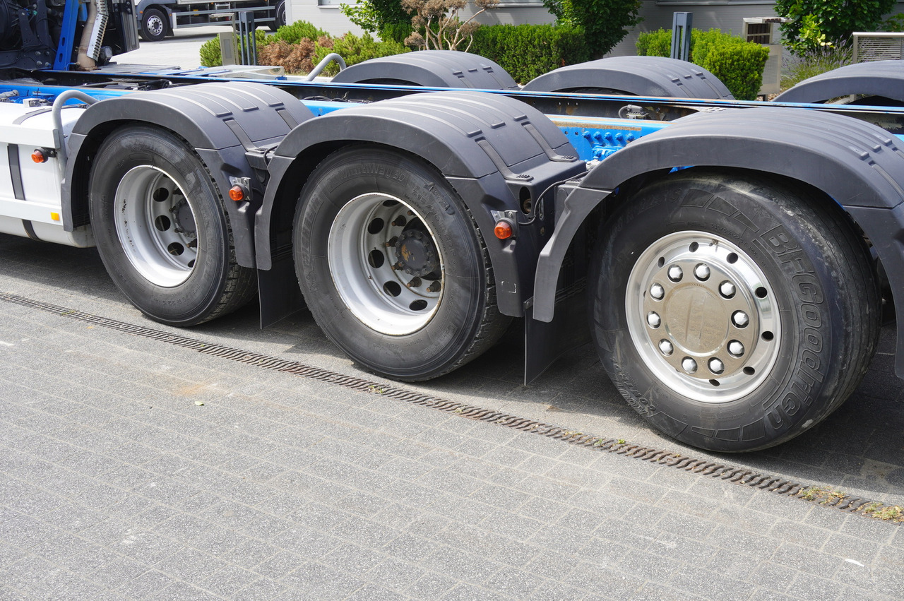 شاحنة كرين VOLVO FH16 750 8x4x4 / 750 HP! / Frame 685 cm / Steered 4th axle: صورة 11 شاحنة كرين VOLVO FH16 750 8x4x4 / 750 HP! / Frame 685 cm / Steered 4th axle: صورة 11