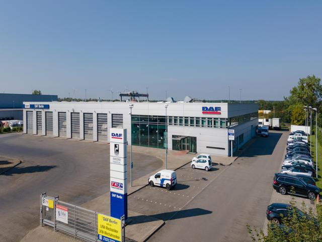 DAF XB 290 FA 16 to. Curtainsider LBW 1.5 AHK - شاحنة ذات ستائر جانبية: صورة 1 DAF XB 290 FA 16 to. Curtainsider LBW 1.5 AHK - شاحنة ذات ستائر جانبية: صورة 1