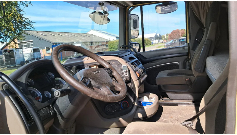 شاحنات مسطحة DAF XF 105 410 Spacecab 6x2 Euro 5: صورة 12 شاحنات مسطحة DAF XF 105 410 Spacecab 6x2 Euro 5: صورة 12