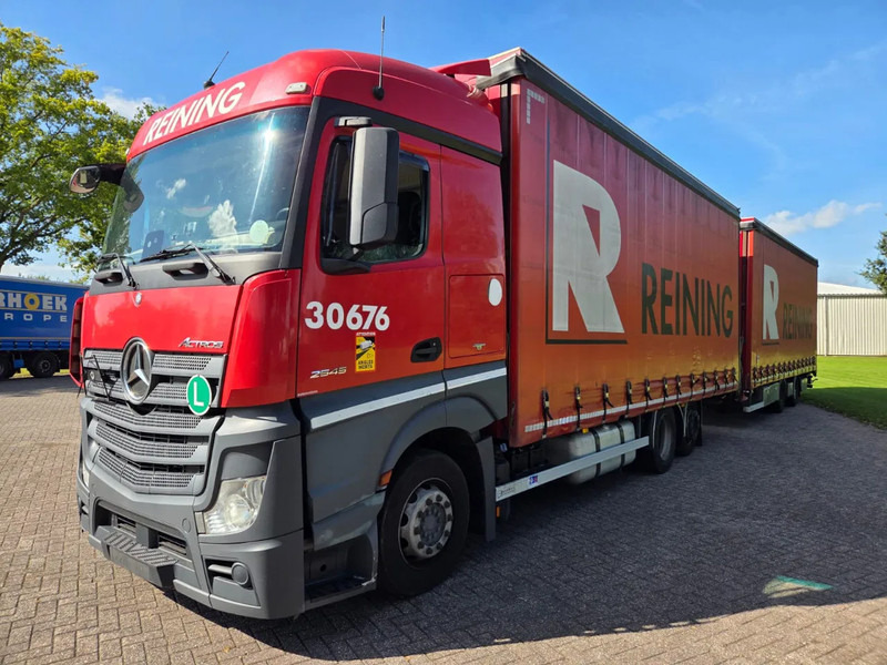 Mercedes-Benz Actros 2545 6X2 Retarder Volumecombi - شاحنة ذات ستائر جانبية: صورة 1 Mercedes-Benz Actros 2545 6X2 Retarder Volumecombi - شاحنة ذات ستائر جانبية: صورة 1
