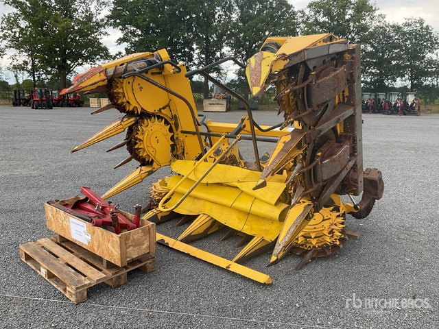 2010 New Holland 360 Forage Harvester Header - ملحقاتحصادة الأعلاف: صورة 2 2010 New Holland 360 Forage Harvester Header - ملحقاتحصادة الأعلاف: صورة 2