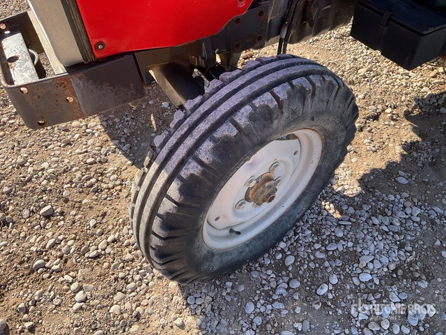 1997 Massey Ferguson 374S 2WD Tractor - جرار: صورة 4 1997 Massey Ferguson 374S 2WD Tractor - جرار: صورة 4