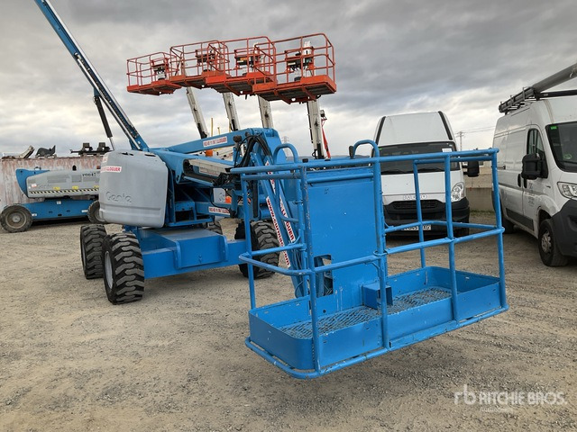 2000 Genie Z40-25 4WD Diesel Articulating Boom Lift - مرفاع مفصلي: صورة 3 2000 Genie Z40-25 4WD Diesel Articulating Boom Lift - مرفاع مفصلي: صورة 3
