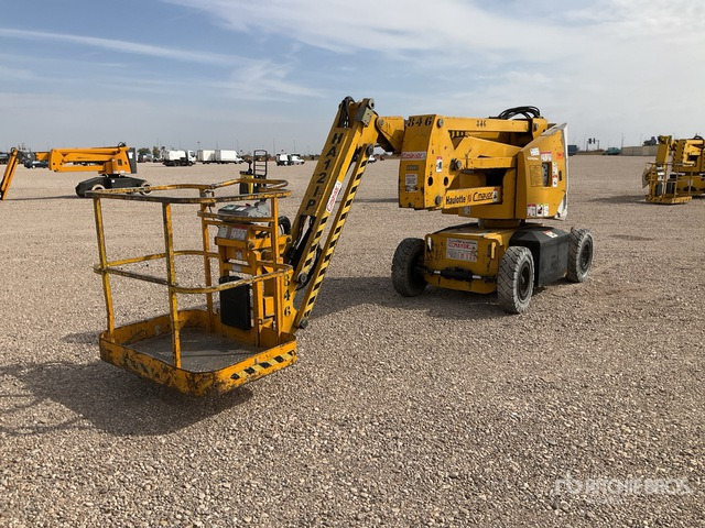 2002 Haulotte HA12IP 2WD Electric Articulating Boom Lift - مرفاع مفصلي: صورة 3 2002 Haulotte HA12IP 2WD Electric Articulating Boom Lift - مرفاع مفصلي: صورة 3