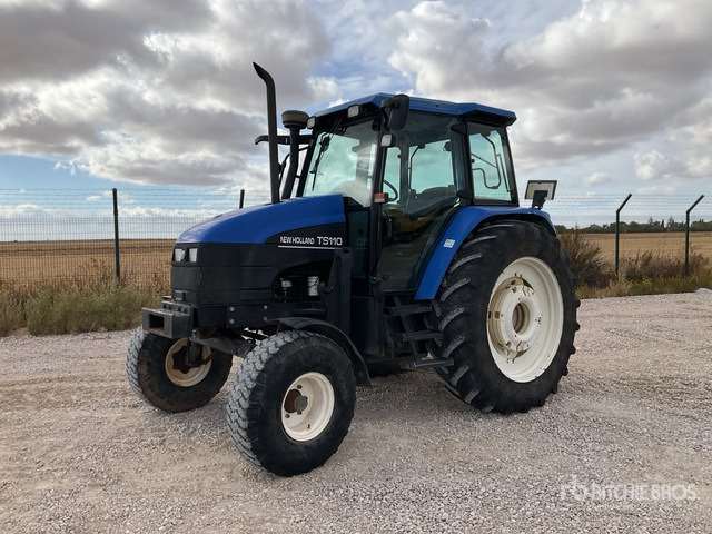 2003 New Holland TS110 2WD Tractor - جرار: صورة 2 2003 New Holland TS110 2WD Tractor - جرار: صورة 2
