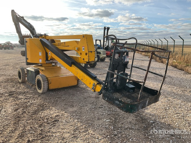 2004 Haulotte HA15I 2WD Electric Articulating Boom Lift - مرفاع مفصلي: صورة 4 2004 Haulotte HA15I 2WD Electric Articulating Boom Lift - مرفاع مفصلي: صورة 4