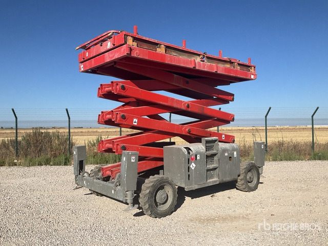 2007 Haulotte H15SX 4x4 Diesel Scissor Lift - مرفاع مقصي: صورة 1 2007 Haulotte H15SX 4x4 Diesel Scissor Lift - مرفاع مقصي: صورة 1