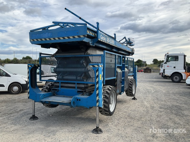 2008 Genie GS-5390RT 4x4 Diesel Scissor Lift - مرفاع مقصي: صورة 3 2008 Genie GS-5390RT 4x4 Diesel Scissor Lift - مرفاع مقصي: صورة 3