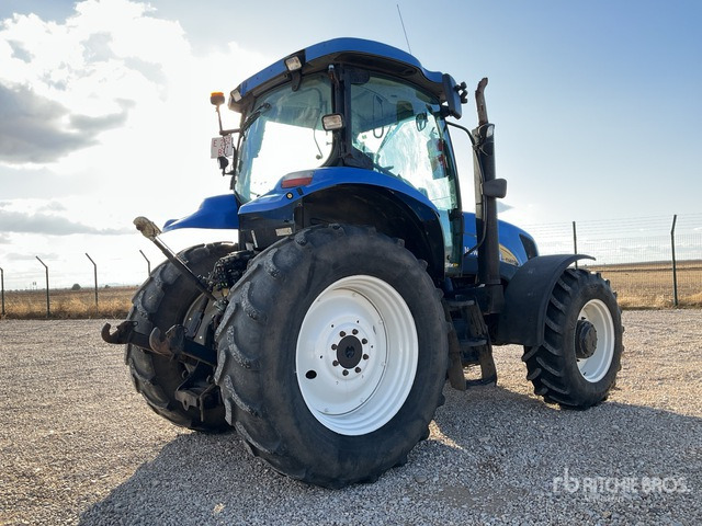 2008 New Holland T6070 4WD Tractor - جرار: صورة 3 2008 New Holland T6070 4WD Tractor - جرار: صورة 3
