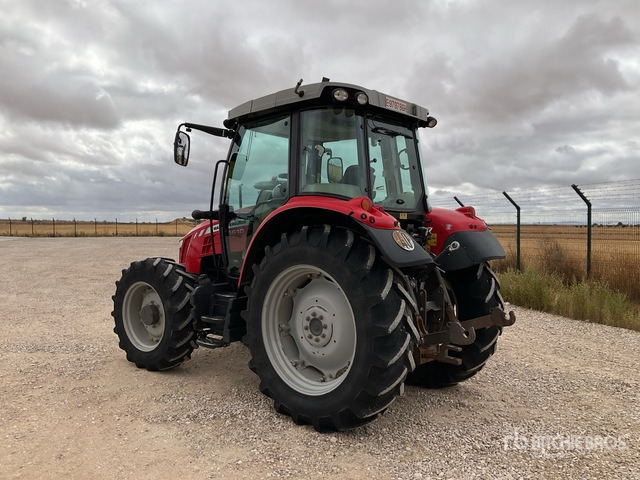 2014 Massey Ferguson MF 5610 4RM 4WD Tractor - جرار: صورة 4 2014 Massey Ferguson MF 5610 4RM 4WD Tractor - جرار: صورة 4