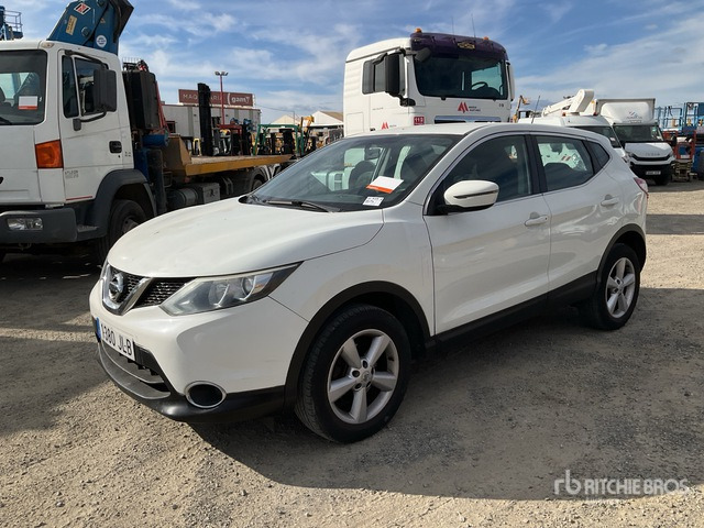 2015 Nissan Qashqai 4WD SUV - سيارة دفع رباعي: صورة 1 2015 Nissan Qashqai 4WD SUV - سيارة دفع رباعي: صورة 1