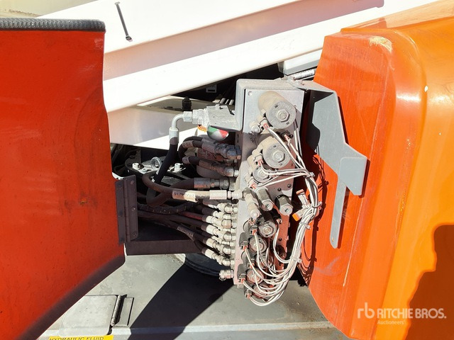 2016 Snorkel A46JE 2WD Diesel Articulating Boom Lift - مرفاع مفصلي: صورة 5 2016 Snorkel A46JE 2WD Diesel Articulating Boom Lift - مرفاع مفصلي: صورة 5