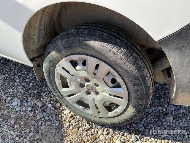 2020 Fiat Doblo Cargo Van - شاحنة توصيل مغلقة: صورة 5 2020 Fiat Doblo Cargo Van - شاحنة توصيل مغلقة: صورة 5