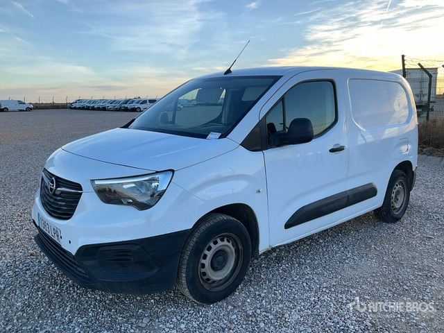 2021 Opel Combo Cargo Van - شاحنة توصيل مغلقة: صورة 1 2021 Opel Combo Cargo Van - شاحنة توصيل مغلقة: صورة 1