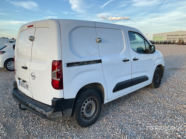 2021 Opel Combo Cargo Van - شاحنة توصيل مغلقة: صورة 3 2021 Opel Combo Cargo Van - شاحنة توصيل مغلقة: صورة 3