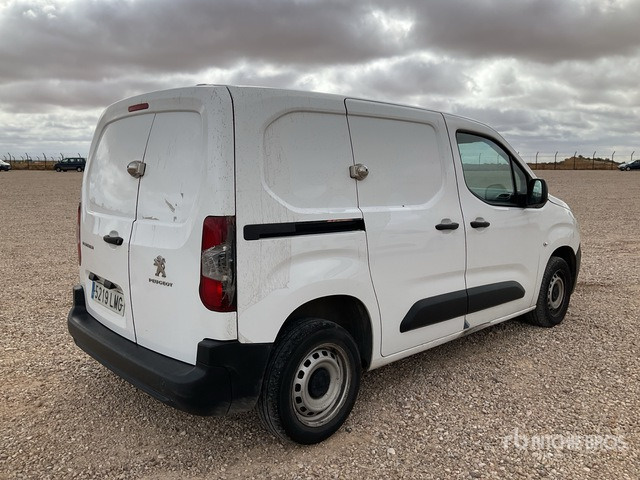 2021 Peugeot Partner Cargo Van - شاحنة توصيل مغلقة: صورة 4 2021 Peugeot Partner Cargo Van - شاحنة توصيل مغلقة: صورة 4