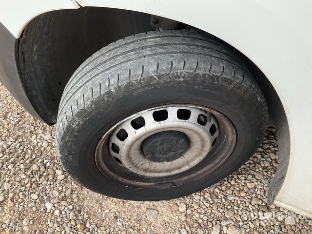 2021 Peugeot Partner Cargo Van - شاحنة توصيل مغلقة: صورة 5 2021 Peugeot Partner Cargo Van - شاحنة توصيل مغلقة: صورة 5