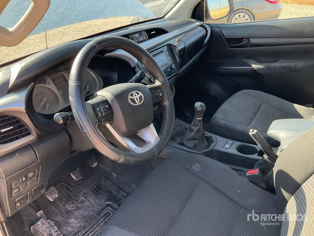2021 Toyota Hilux 4x4 Crew Cab Pickup - شاحنة البيك أب: صورة 5 2021 Toyota Hilux 4x4 Crew Cab Pickup - شاحنة البيك أب: صورة 5