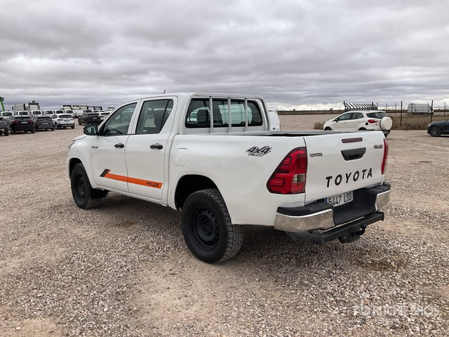 2021 Toyota Hilux Pickup - شاحنة البيك أب: صورة 2 2021 Toyota Hilux Pickup - شاحنة البيك أب: صورة 2