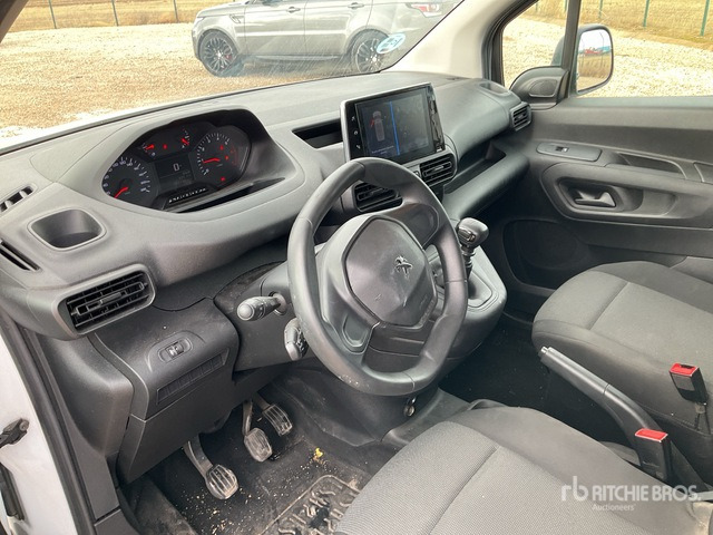 2023 Peugeot Partner Cargo Van - شاحنة توصيل مغلقة: صورة 5 2023 Peugeot Partner Cargo Van - شاحنة توصيل مغلقة: صورة 5