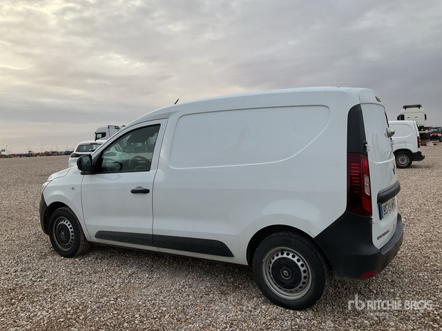 2023 Renault Kangoo Cargo Van - شاحنة توصيل مغلقة: صورة 2 2023 Renault Kangoo Cargo Van - شاحنة توصيل مغلقة: صورة 2