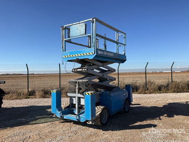 Genie GS3268RT Scissor Lift - مرفاع مقصي: صورة 1 Genie GS3268RT Scissor Lift - مرفاع مقصي: صورة 1