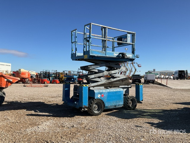 Genie GS3268RT Scissor Lift - مرفاع مقصي: صورة 3 Genie GS3268RT Scissor Lift - مرفاع مقصي: صورة 3
