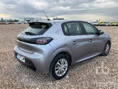 PEUGEOT 208 - سيارة: صورة 3 PEUGEOT 208 - سيارة: صورة 3