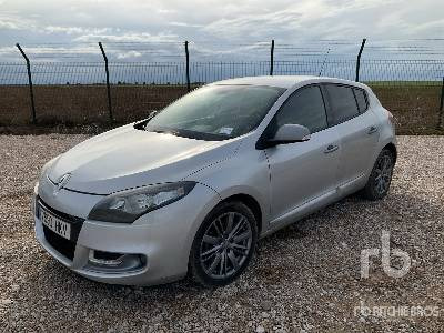RENAULT MEGANE - سيارة: صورة 1 RENAULT MEGANE - سيارة: صورة 1