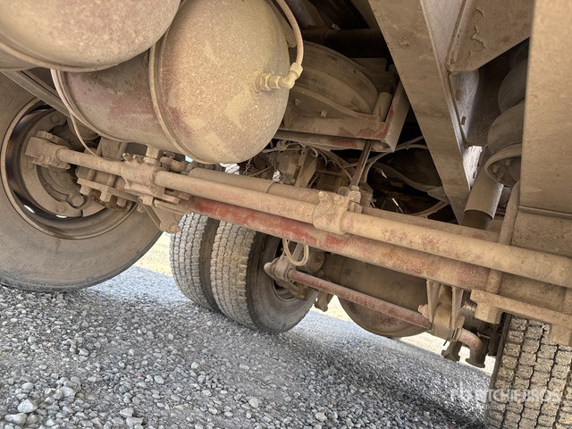 1990 Iveco 190-36 6x2 Roll-Off Truck - شاحنة برافعة خطافية: صورة 5 1990 Iveco 190-36 6x2 Roll-Off Truck - شاحنة برافعة خطافية: صورة 5
