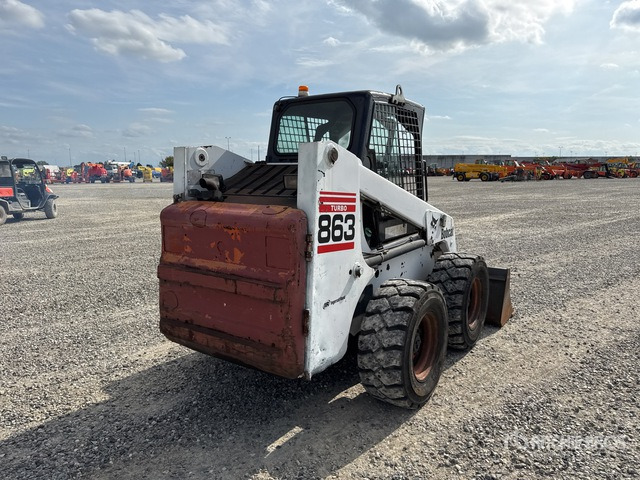 2002 Bobcat 863 High Flow Skid Steer Loader - شيول صغير: صورة 3 2002 Bobcat 863 High Flow Skid Steer Loader - شيول صغير: صورة 3