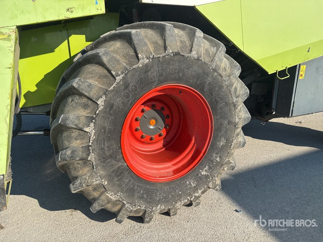 2002 Claas Lexion 470 Combine Harvester - حصادة: صورة 4 2002 Claas Lexion 470 Combine Harvester - حصادة: صورة 4