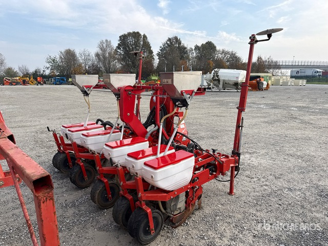 2002 Mascar Futura M6 Pneumatic Air Seeder - آلة البذر: صورة 1 2002 Mascar Futura M6 Pneumatic Air Seeder - آلة البذر: صورة 1