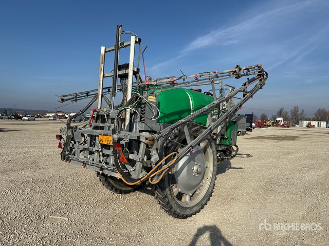 2002 Unigreen Campo 20H Pull-Type Sprayer - رشاش مسحوب: صورة 3 2002 Unigreen Campo 20H Pull-Type Sprayer - رشاش مسحوب: صورة 3