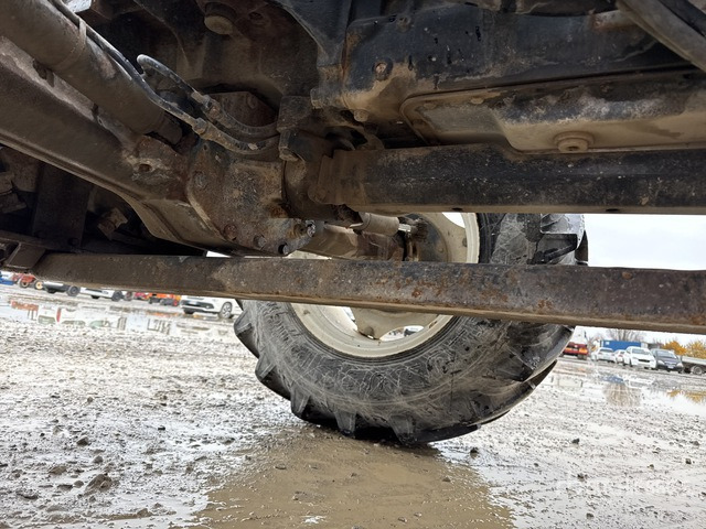 2004 New Holland TD90D 4WD Tractor - جرار: صورة 5 2004 New Holland TD90D 4WD Tractor - جرار: صورة 5