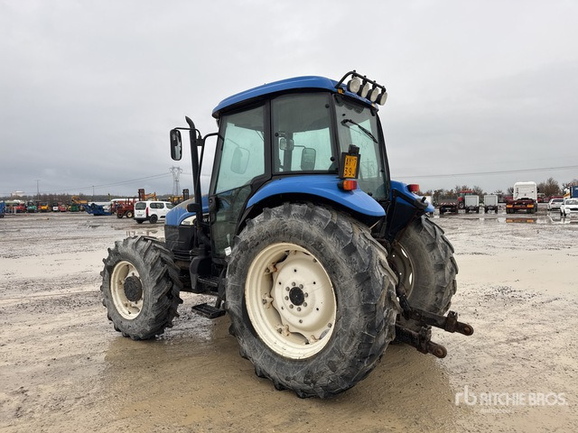 2004 New Holland TD90D 4WD Tractor - جرار: صورة 2 2004 New Holland TD90D 4WD Tractor - جرار: صورة 2