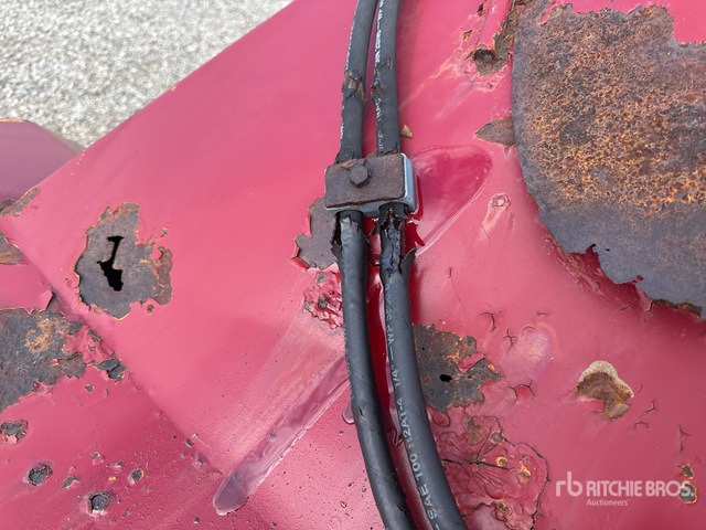 2004 Unifast Vantage 170 Feed Grinder - عربة خلط الأعلاف: صورة 5 2004 Unifast Vantage 170 Feed Grinder - عربة خلط الأعلاف: صورة 5