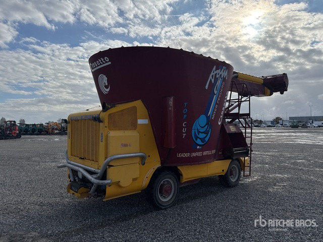 2004 Unifast Vantage 170 Feed Grinder - عربة خلط الأعلاف: صورة 3 2004 Unifast Vantage 170 Feed Grinder - عربة خلط الأعلاف: صورة 3