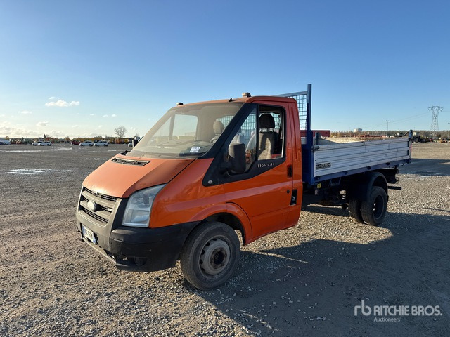 2006 Ford Transit (Inoperable) Dump Truck: Light Duty - شاحنة قلاب: صورة 1 2006 Ford Transit (Inoperable) Dump Truck: Light Duty - شاحنة قلاب: صورة 1